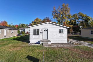 1127 Vanderburgh Place, Port Huron, MI 48060