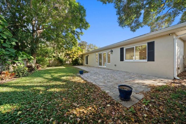 316 BARBARA CIRCLE, Belleair, FL 33756