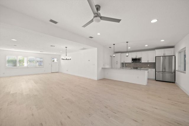 316 BARBARA CIRCLE, Belleair, FL 33756