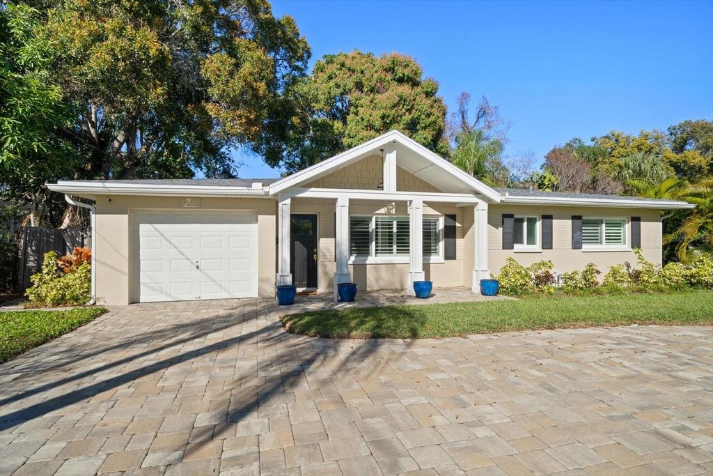 316 BARBARA CIRCLE, Belleair, FL 33756