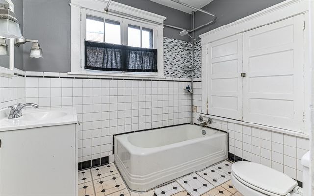 242 Breading Ave, Ben Avon, PA 15202