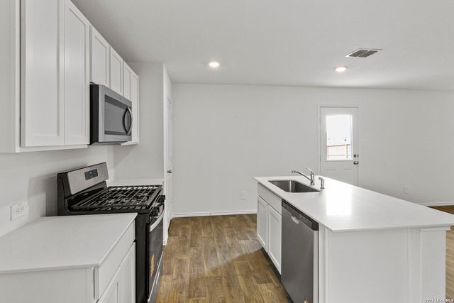 12520 Spoor Vly, Converse, TX 78109