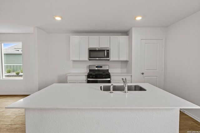 12520 Spoor Vly, Converse, TX 78109