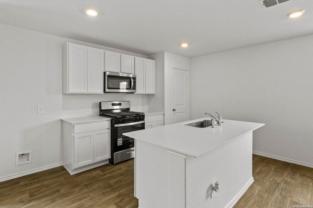 12520 Spoor Vly, Converse, TX 78109