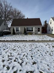 22795 Almond Avenue, Eastpointe, MI 48021