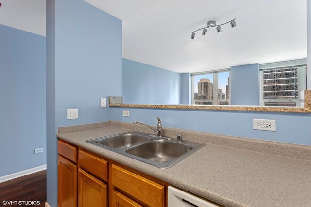 345 N LaSalle Drive 3004, Chicago, IL 60654