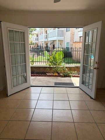 2750 Holly Hall Street 311, Houston, TX 77054