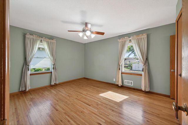 8231 Emerson Avenue S, Bloomington, MN 55420