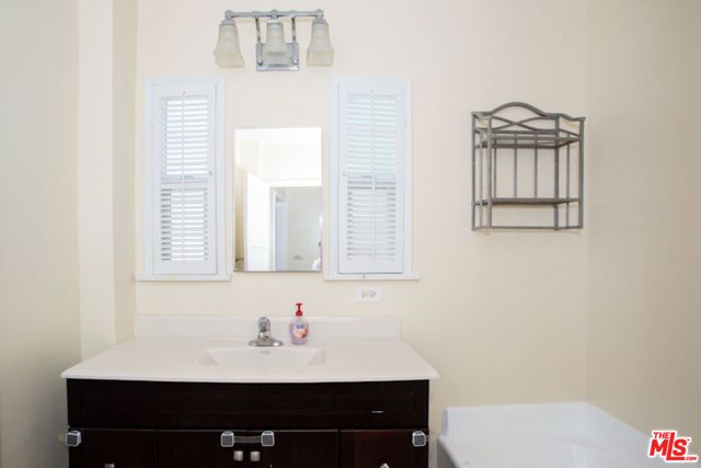 6651 W 88th Street, Los Angeles, CA 90045