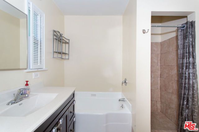 6651 W 88th Street, Los Angeles, CA 90045