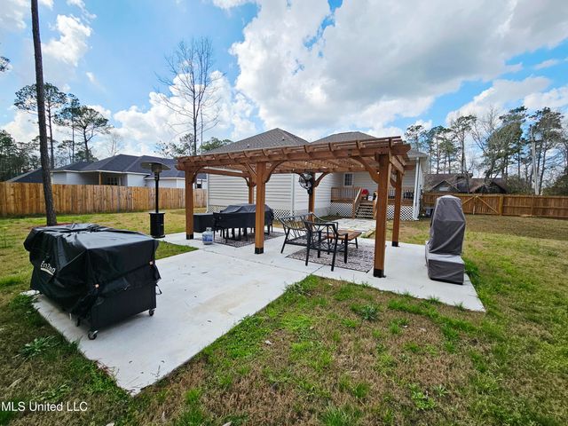 1715 E Lakeshore Drive, Carriere, MS 39426