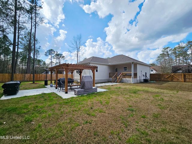 1715 E Lakeshore Drive, Carriere, MS 39426