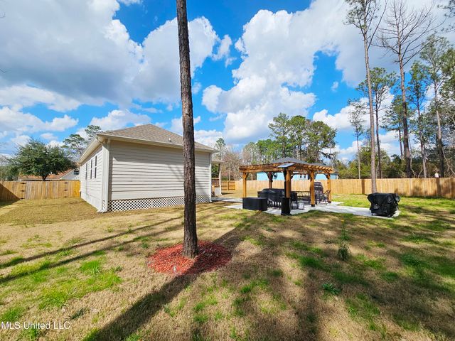 1715 E Lakeshore Drive, Carriere, MS 39426