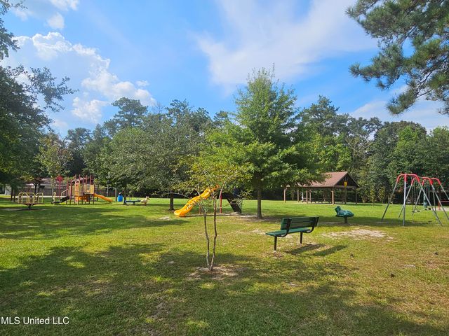 1715 E Lakeshore Drive, Carriere, MS 39426