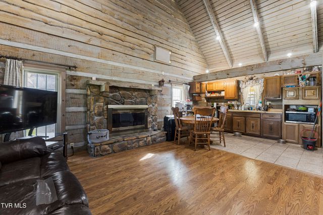 125 Island Harbor Lane, Mooresburg, TN 37811