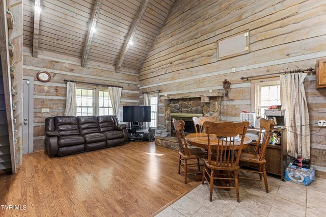 125 Island Harbor Lane, Mooresburg, TN 37811