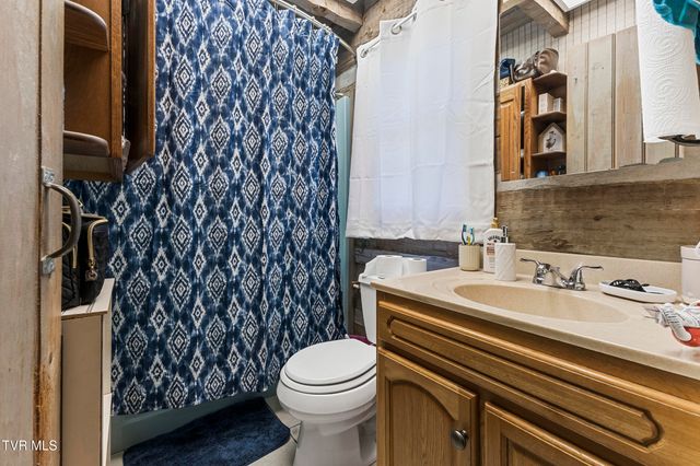 125 Island Harbor Lane, Mooresburg, TN 37811