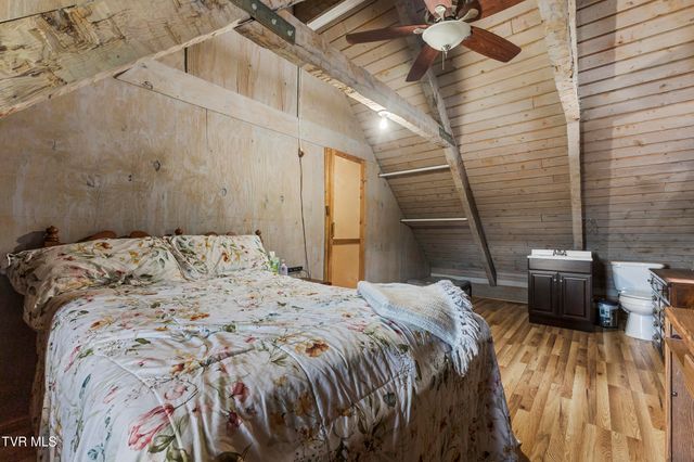 125 Island Harbor Lane, Mooresburg, TN 37811
