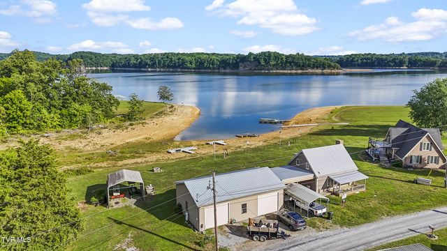 125 Island Harbor Lane, Mooresburg, TN 37811