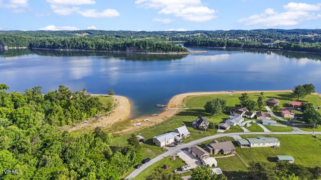 125 Island Harbor Lane, Mooresburg, TN 37811