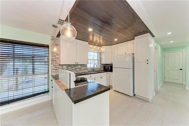 2709 SE 17th AVE, Cape Coral, FL 33904