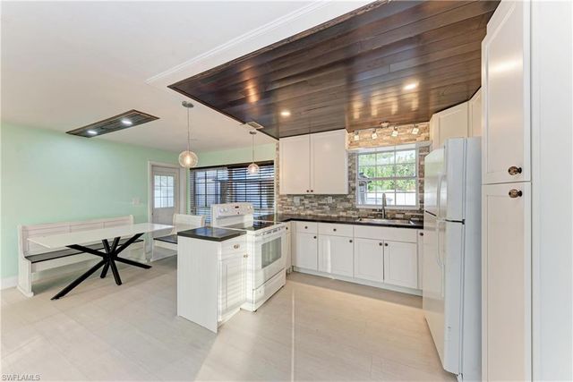 2709 SE 17th AVE, Cape Coral, FL 33904