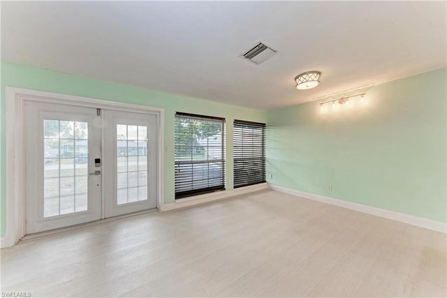 2709 SE 17th AVE, Cape Coral, FL 33904