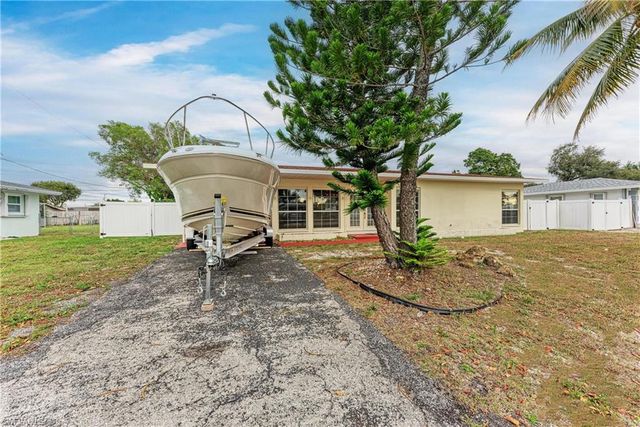 2709 SE 17th AVE, Cape Coral, FL 33904