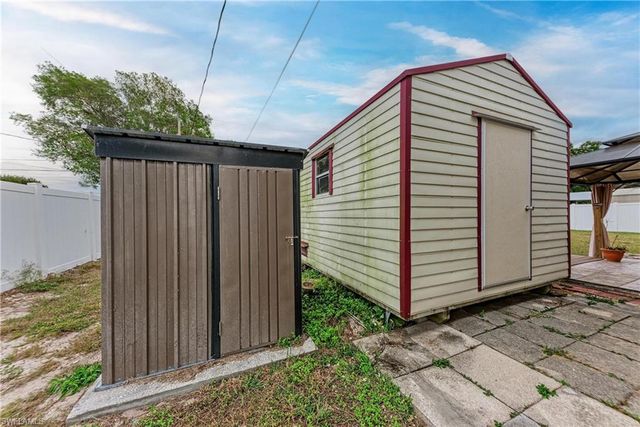 2709 SE 17th AVE, Cape Coral, FL 33904