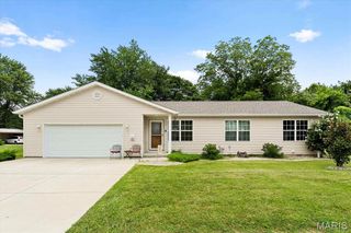 444 S Clinton Street, Collinsville, IL 62234