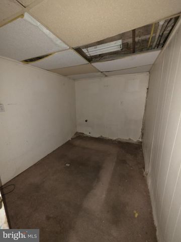 5828 W GIRARD AVE, Philadelphia, PA 19131