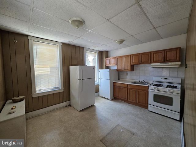 5828 W GIRARD AVE, Philadelphia, PA 19131