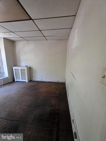 5828 W GIRARD AVE, Philadelphia, PA 19131