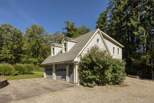 163 Horseshoe Road, Millbrook, NY 12545