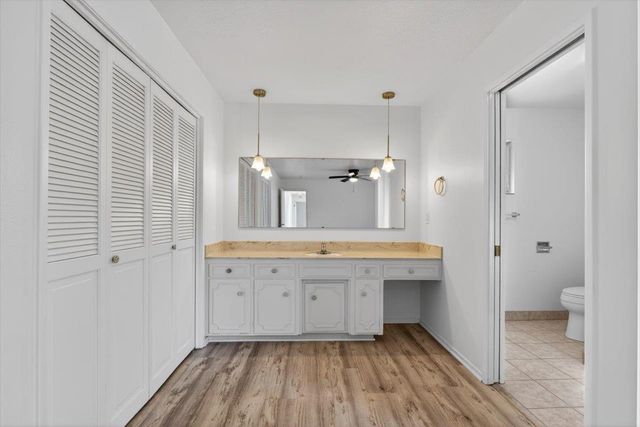 1820 Rockford Ave, Modesto, CA 95355