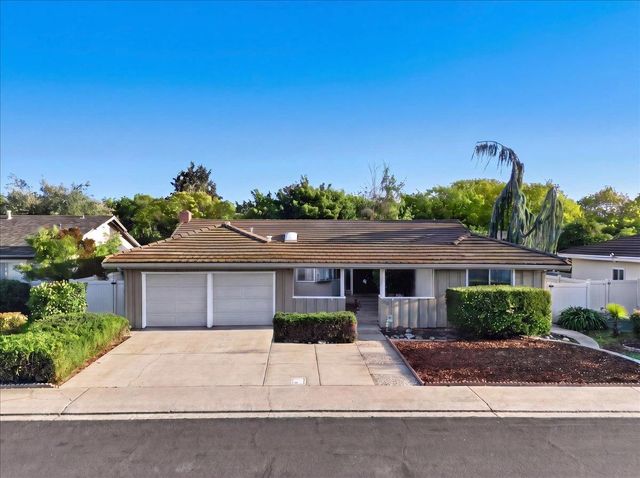 1820 Rockford Ave, Modesto, CA 95355