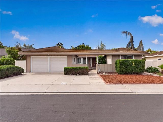 1820 Rockford Ave, Modesto, CA 95355