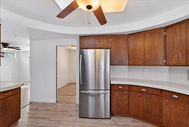 1820 Rockford Ave, Modesto, CA 95355