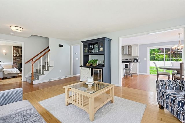 22 Diane Dr, Medway, MA 02053