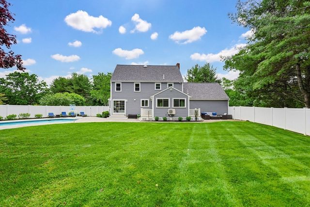 22 Diane Dr, Medway, MA 02053