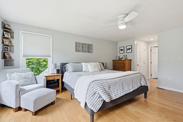 22 Diane Dr, Medway, MA 02053