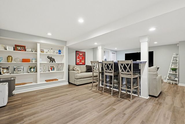 22 Diane Dr, Medway, MA 02053