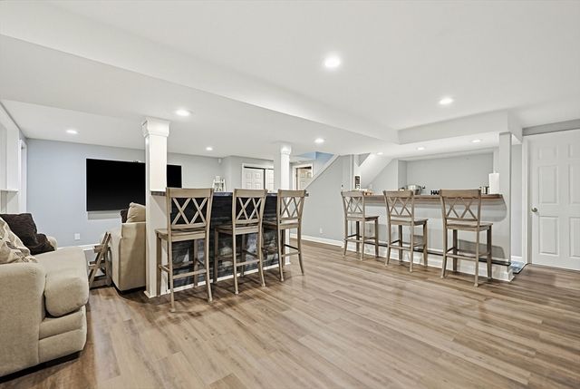 22 Diane Dr, Medway, MA 02053