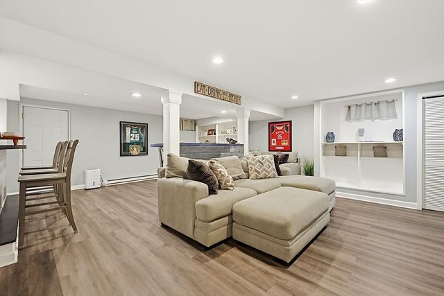 22 Diane Dr, Medway, MA 02053