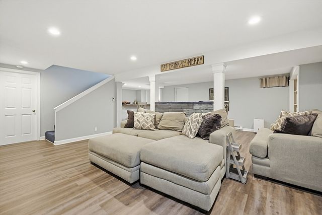 22 Diane Dr, Medway, MA 02053