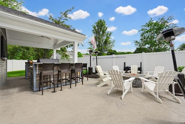 22 Diane Dr, Medway, MA 02053