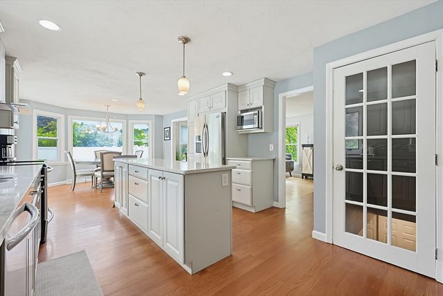 22 Diane Dr, Medway, MA 02053