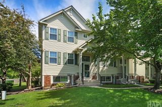 847 Essex Circle, Grayslake, IL 60030