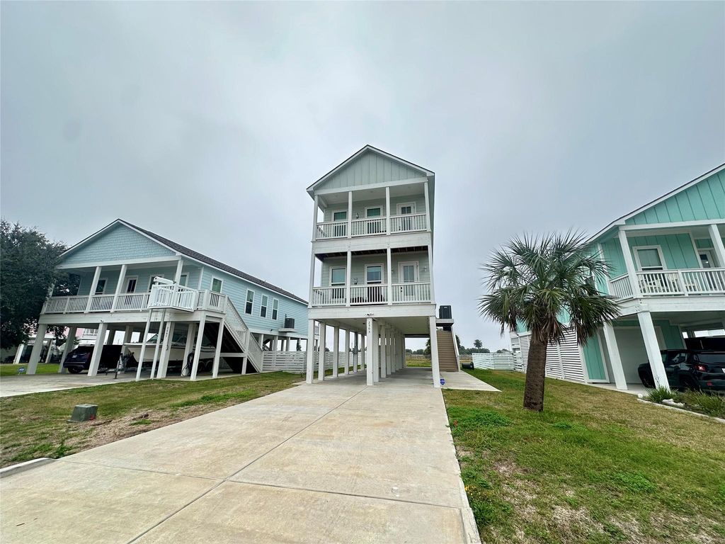 2503 103rd Street, Galveston, TX 77554
