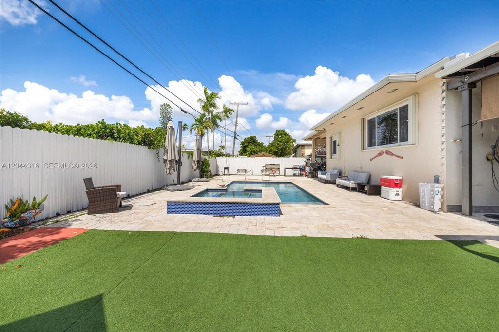 Image 27 of property listing at 8330 SW 25th St, Miami, FL 33155